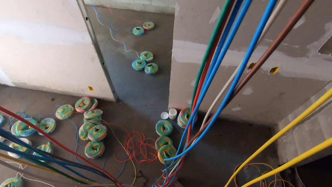 Por onde começar a instalação elétrica dos cabos, começo do quadro ou dos pontos?.