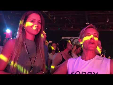 רותם כהן בהופעה באנגר 11