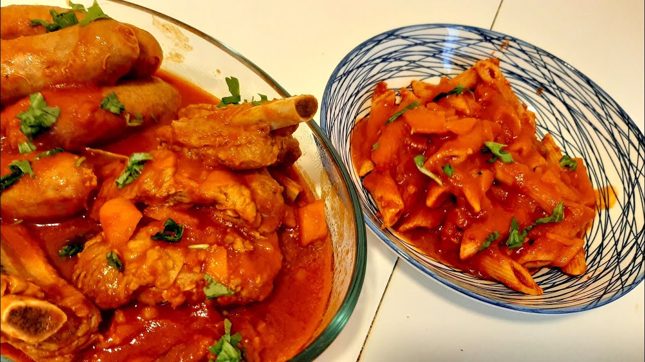 BUONISSIMO SUGO CON COSTINE DI MAIALE E SALSICCIA