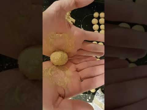 Making gourmet bait balls and boilies for Carp + ingredients and recipe