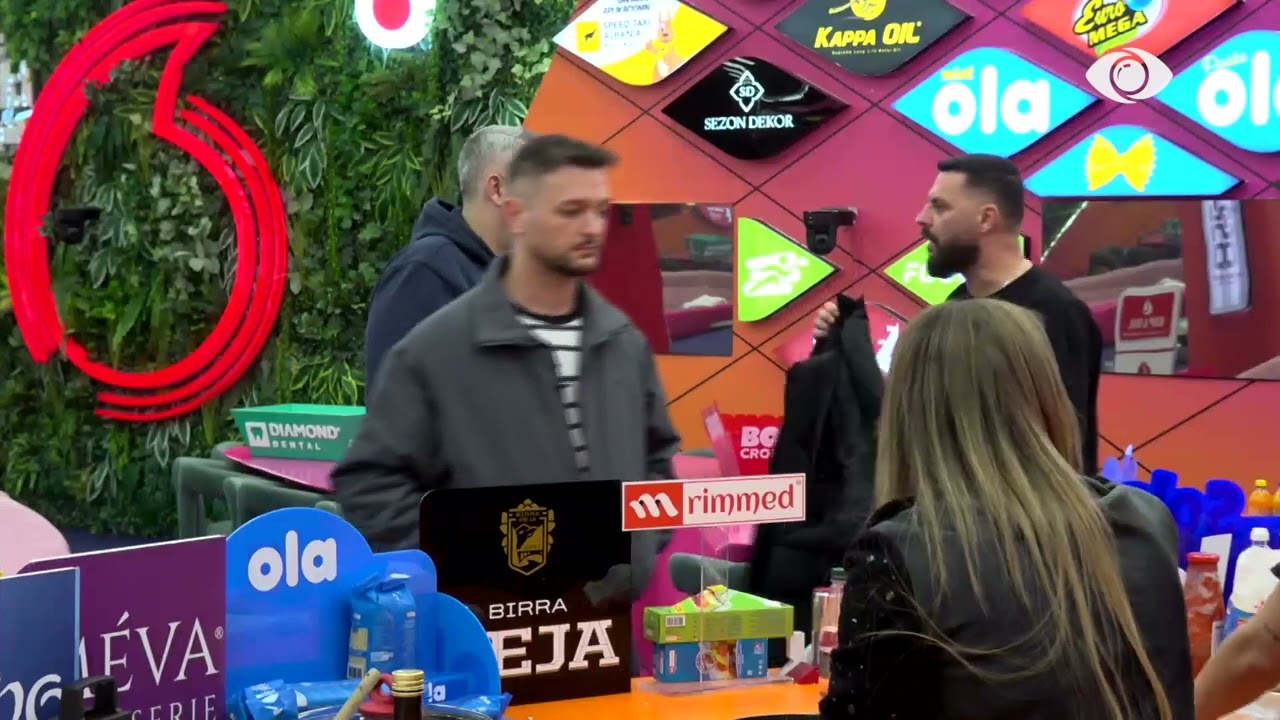 Shko puthja këmbët meqenëse e ke perandor…/ Shëndriti-Rogertit për Mirin