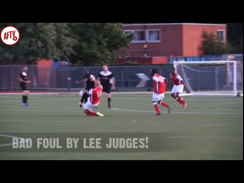 Ty and Lee play football exactly how you’d imagine