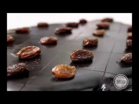 Mazurek orzechowy z czekoladą