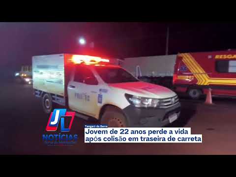 Tangará da Serra; Câmeras registram momento em que carro de jovem bate em carreta e pega fogo