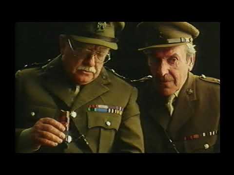 John Le Mesurier and Arthur Lowe  -  Cadburys Wispa  (1982)  UK