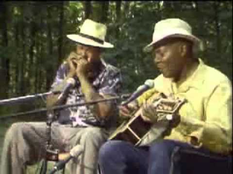 Clip From "Blues Houseparty" - Phil Wiggins, John Cephas, perform