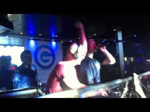 DADA LIFE INTRO - KICK OUT THE EPIC MOTHERF**KER @ QUEEN 10/12/2011 PARIS