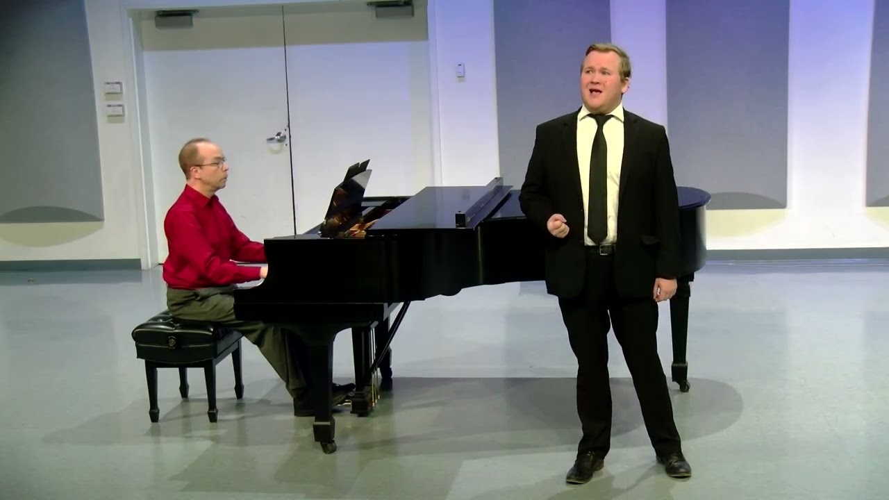 Promotional video thumbnail 1 for Classical Tenor, Matthew B