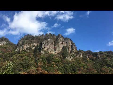 岩櫃山の紅葉 密岩神社より（群馬県 吾妻郡 東吾妻町）