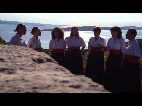 Viole sings "U Polju Se Mala"