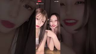 【キャバ嬢　チラリ】右の子見えてる