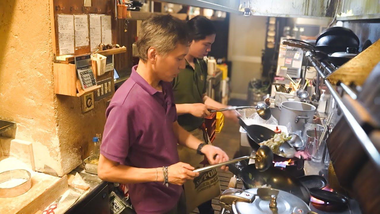 【博多】一晩で1,000個売れる！創業20年の鉄鍋餃子を受け継ぐ！愛され続ける老舗の味の味/高砂游心