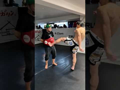 格闘家の三日月蹴りとテンカオ食らってみた#ブレイキングダウン #朝倉未来 #格闘技 #shorts