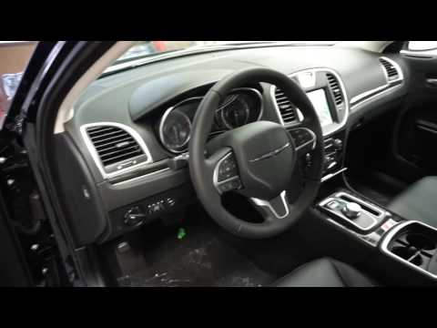 2016 Chrysler 300 Limited AWD (Stock# GH308222)