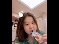 CEWEK CANTIK PAMER SUSU SAMBIL DI MAININ