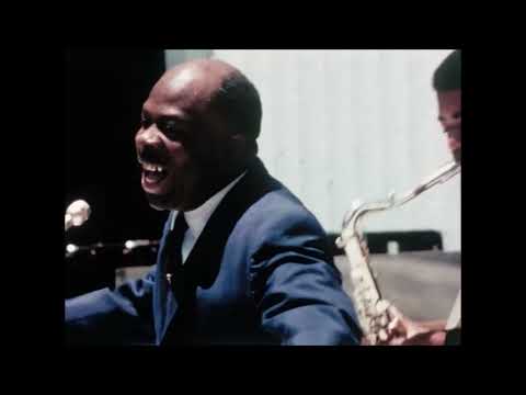RUFUS THOMAS  -  (LIVE) Walking The Dog  1969