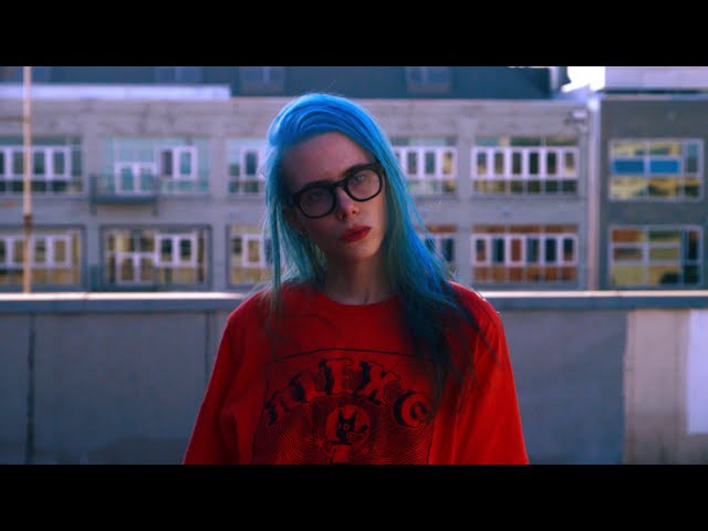 Blue Hair von Tv Girl ((jetzt ansehen))