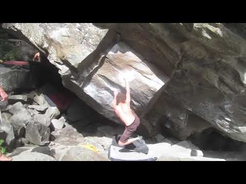 Massive Attak, 8a+. Magic Wood