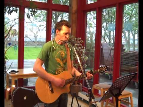 Iain MacKinnon - Live: Woodlands Centre, Stornoway 15/5/09 - Part 4 of 6
