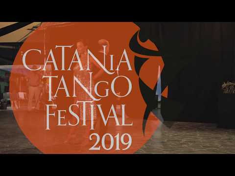 Donatella Grasso  and  Angelo Grasso  are  dancing  to  the  tango  "  Frente al mar  "  by  Aníbal Troilo  at  Catania Tango Festival  in  2019