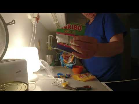 MongoTV_12652 - SPISER EN LILLE SKÅL HYGGE SLIK LØRDAG EFTERMIDDAG