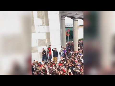 Jeremy Lin Finally Celebrates In A NBA Championship Parade
