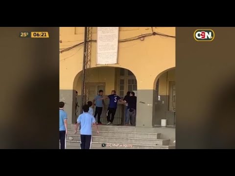 Student threatened his teacher with a knife at Colegio Comercio 1