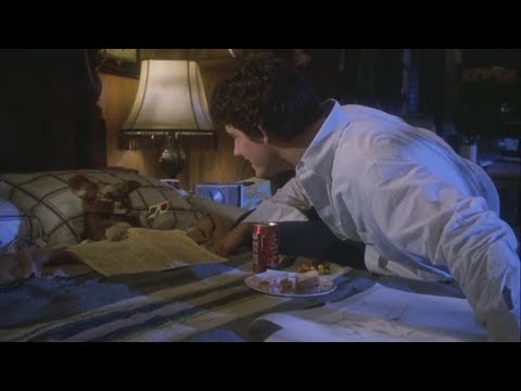Gremlins (1984) - Mogwai and Chicken Scene (HD)