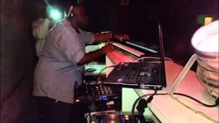 Dj Funky T  Live on keys and Decks @ rockerfella Soweto 2