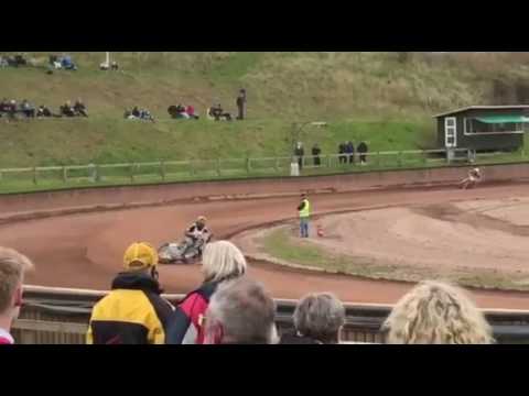 Omkørsel, hvor Martin Steen Hansen, MSH Speedway henter 2 matchpoints til Holsted