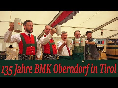 Bezirksmusikfest Oberndorf 2019 -  Einzug in die Festhalle