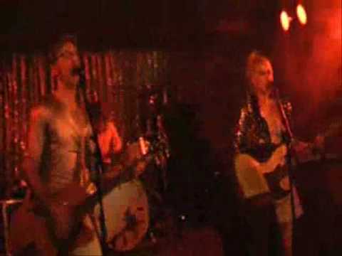 "Ca plane pour moi"  Phonoboy live at Atomic Café