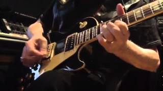 Dick Wagner solo on 'Pass The Gun Around'