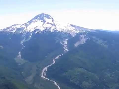 Air-view: Cascades; Oregon. Каскадные го