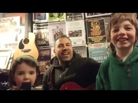 Bulego taldearen Irulegiko esku abesten.