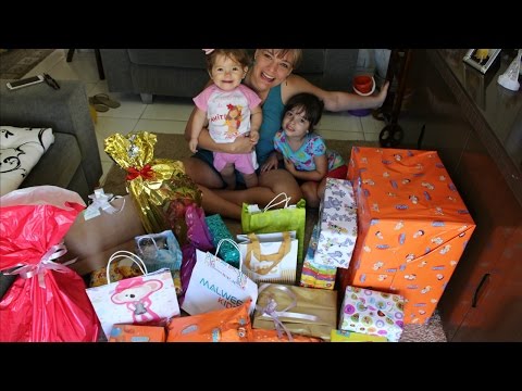 ABRINDO OS PRESENTES DO ANIVERSÁRIO DA BABY HELENA - Jéssica Godar e Laurinha e Helena