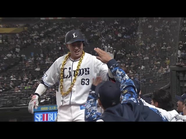 8回裏】イーグルス・宗山塁 ライトへのホームランでプロ入り初の 8回裏】イーグルス・宗山塁 ライトへのホームランでプロ入り初の