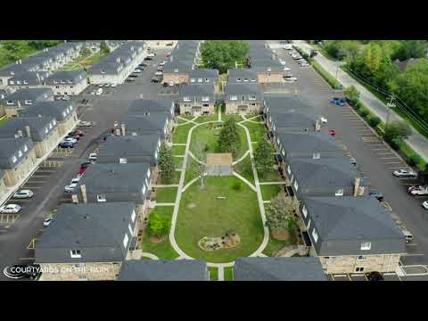 Courtyards on the Park: Apartments in Des Plaines