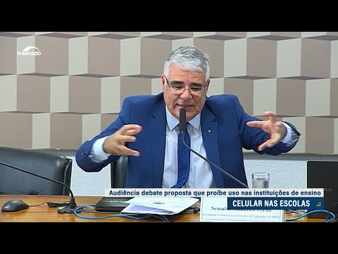 Debatedores defendem restrição ao uso de celular em escolas
