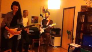 3 Zvuka Budućnosti: Poljubi Me (Azra cover)