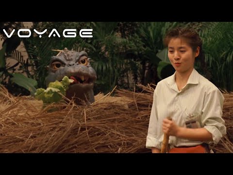 Baby Dinosaur in the Garden | Godzilla vs. Mechagodzilla II @VoyageOfficialChannel