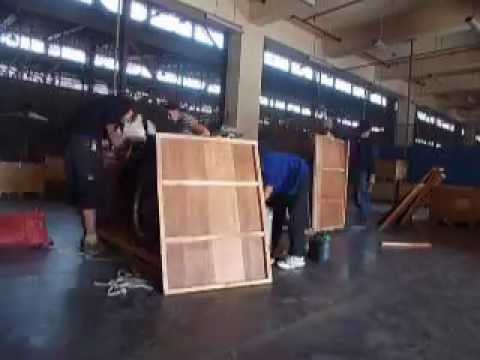 Achtung, jetzt kommt ein Karton...