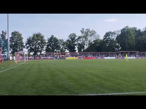 Doping kibiców Baryczy podczas meczu z Polonią Nysa