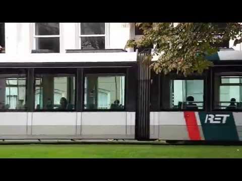 RET Tram rijdt over de Westersingel Rotterdam