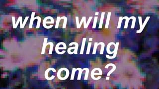 AURORA - Little Boy In The Grass - Lyrics