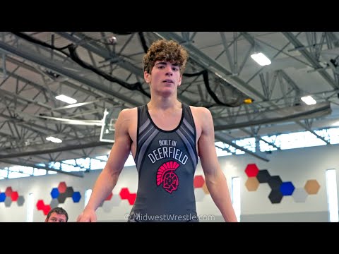 132 – Carson Raya {G} of Geneseo IL vs. Renzo Morgan {R} of Deerfield IL