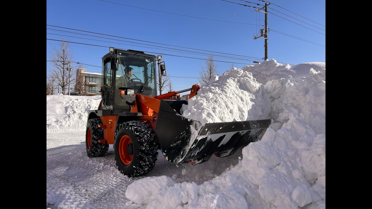 【冬終盤の除排雪】札幌・生活道路を整える重機作業