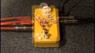 Video thumbnail for Dedalo Fx Coyote - Tremolo Stereo Pan - Custom Shop - Video 1 by dedalofx