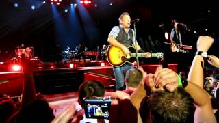 preview picture of video 'Shackled and Drawn - Bruce Springsteen (East Rutherford - NJ, 19 September 2012)'