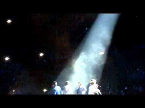 One Direction Sing My Life Would Suck Without You @ O2